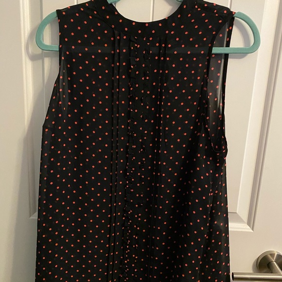 ❌SOLD❌ POLKA DOT RUFFLED FRONT CHIFFON TANK TOP - Picture 4 of 6